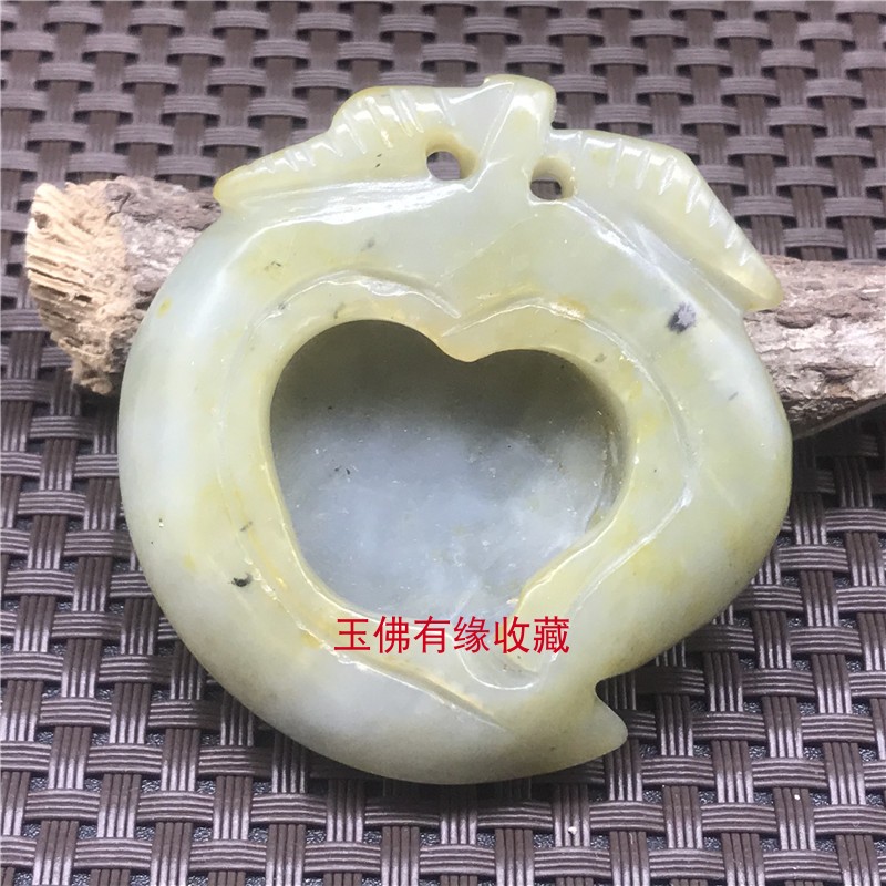 Ancient play of jade jade old objects jade sculpted pendant ancient jade Old jade mini Yupei Han Dynasty jade ware hot sell handlebar piece jade