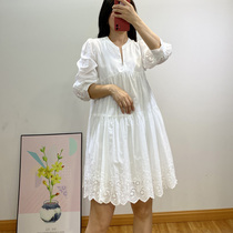  Little man ~Heavy industry embroidery hollow V-neck white cotton doll dress cute age-reducing impermeable