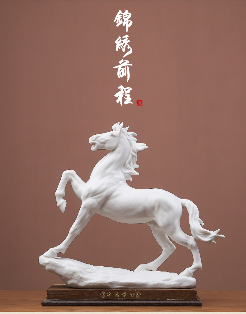 Oriental soil of new Chinese style ceramic horse furnishing articles master the process of high - grade office business gifts/bright future