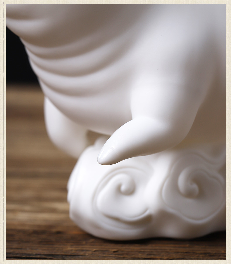 East mud dehua white porcelain pig desktop decoration handicraft furnishing articles furnishing articles office/flying"