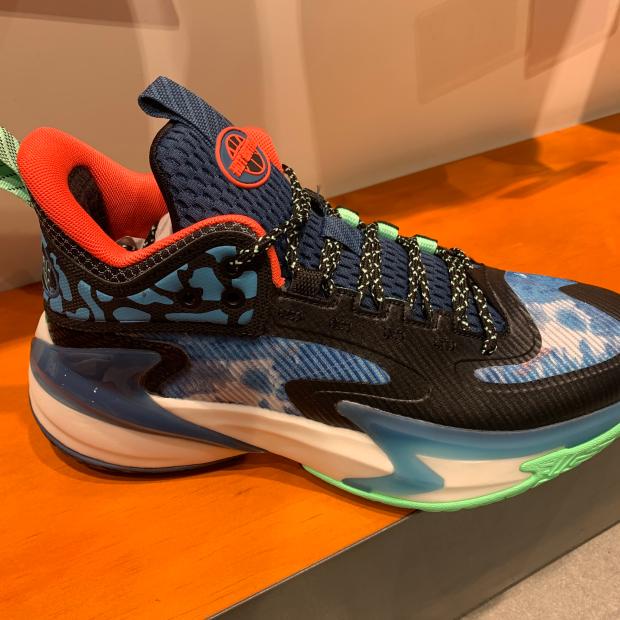 Am13230102 Men's Basketball Shoes 2023 Spring Model Sports Outdoor Sneakers Wear-Resistant High-Top
