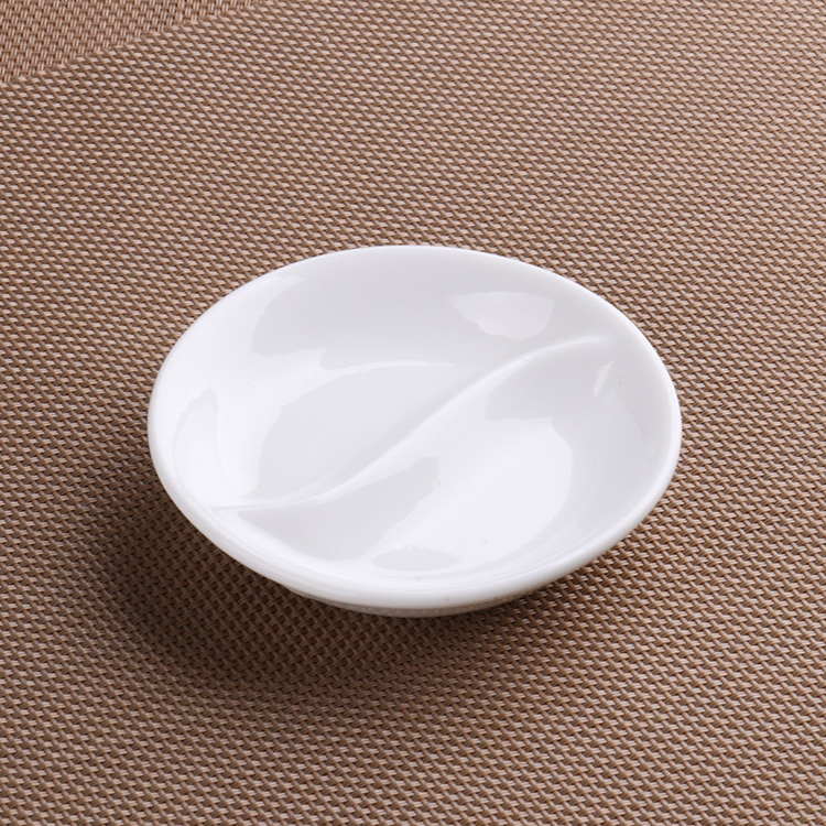 Two dishes of soy sauce dish creative ceramic frame plate food dish taste dish of sauce dishes three plate