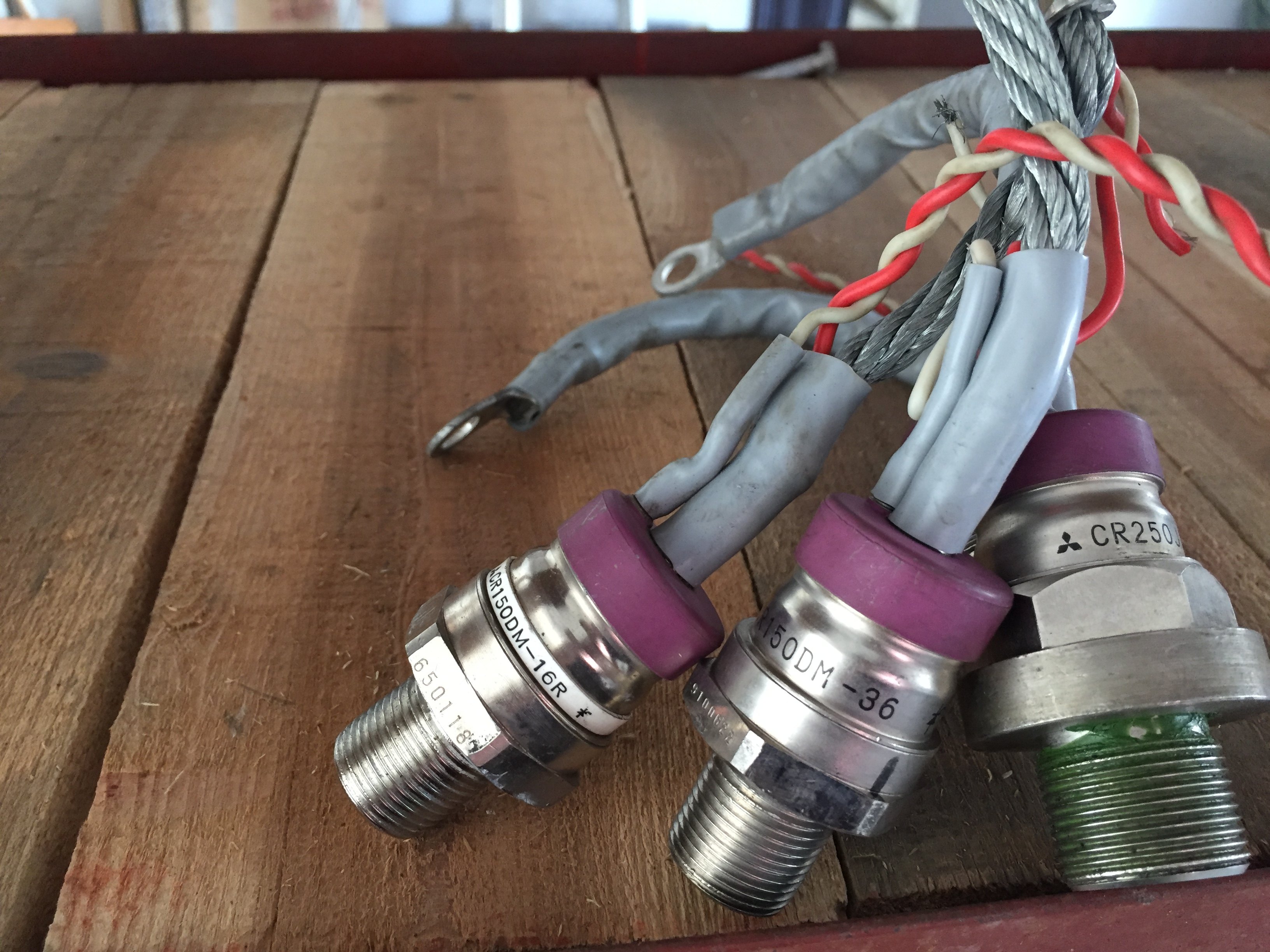 Mitsubishi imported disassembly spiral semiconductor control rectifier CR150DM-16 36 CR250J-16