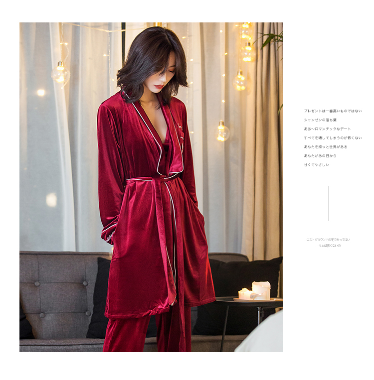 Bộ đồ ngủ nữ mùa thu và nhung vàng ba mảnh phiên bản Hàn Quốc của bộ đồ phục vụ gia đình phần mỏng Bộ đồ ngủ gợi cảm có thể mặc áo dài tay cho phụ nữ đồ bộ cho người 60 tuổi