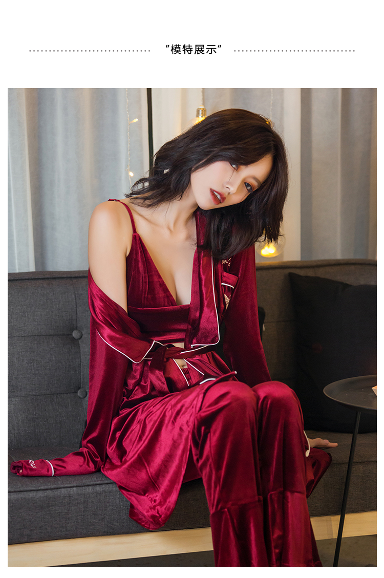 Bộ đồ ngủ nữ mùa thu và nhung vàng ba mảnh phiên bản Hàn Quốc của bộ đồ phục vụ gia đình phần mỏng Bộ đồ ngủ gợi cảm có thể mặc áo dài tay cho phụ nữ đồ bộ cho người 60 tuổi