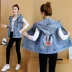 Năm 2020 mới của Hàn Quốc mùa xuân và mùa thu áo vest denim của phụ nữ áo vest ngắn có mũ trùm đầu cộng với áo vest cỡ lớn - Áo vest