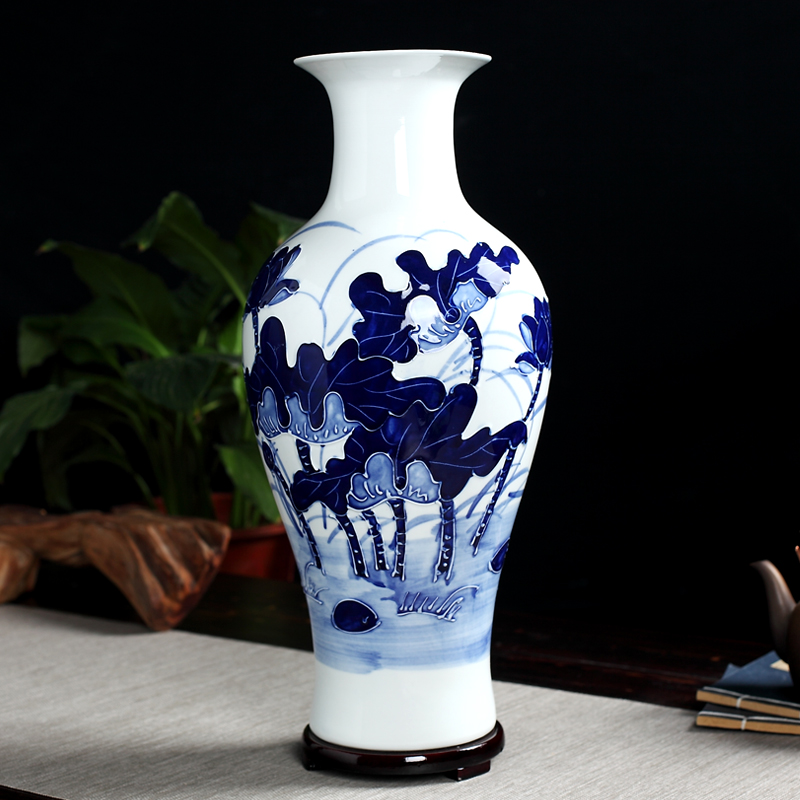 Relief crafts checking pottery and porcelain vase of blue and white porcelain of jingdezhen Chinese hand - made decorative sitting room place flower arrangement