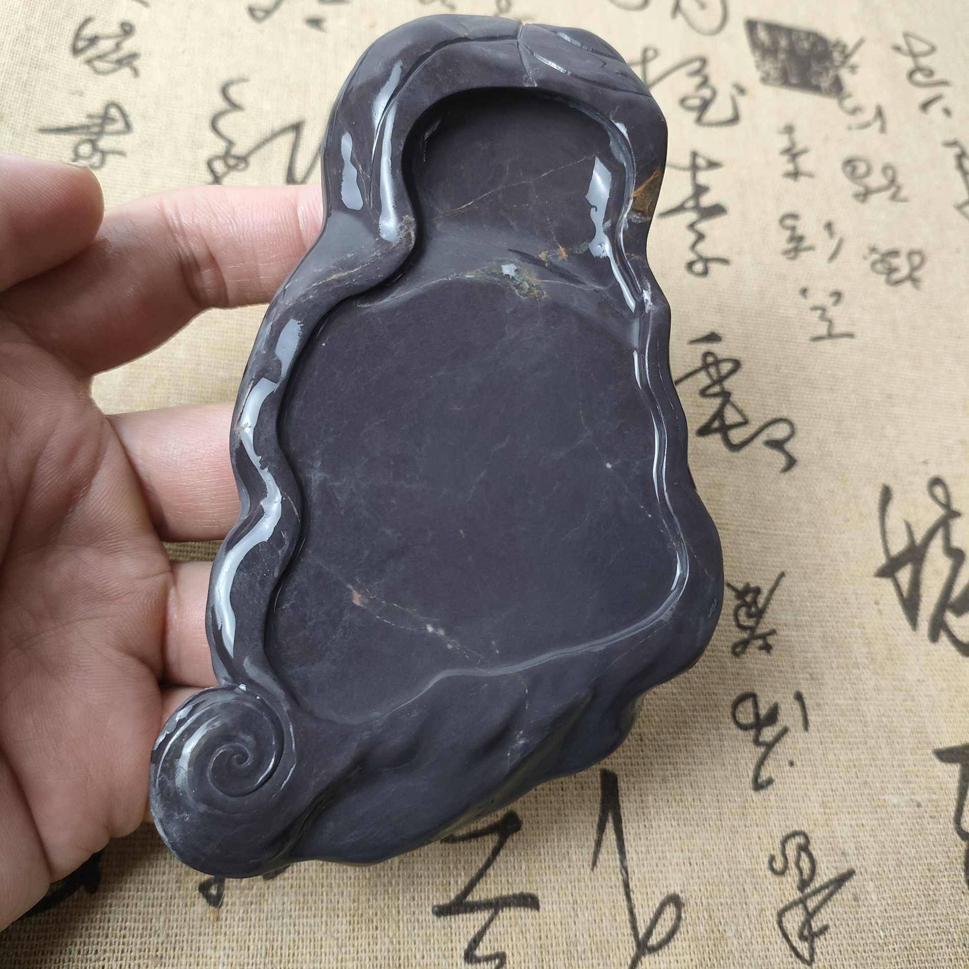 老坑水巖 雲龍硯 老坑水巖 雲龍硯 TA300 端渓硯 雲龍紋 活眼 翡翠斑 上三坑 (検 老坑水