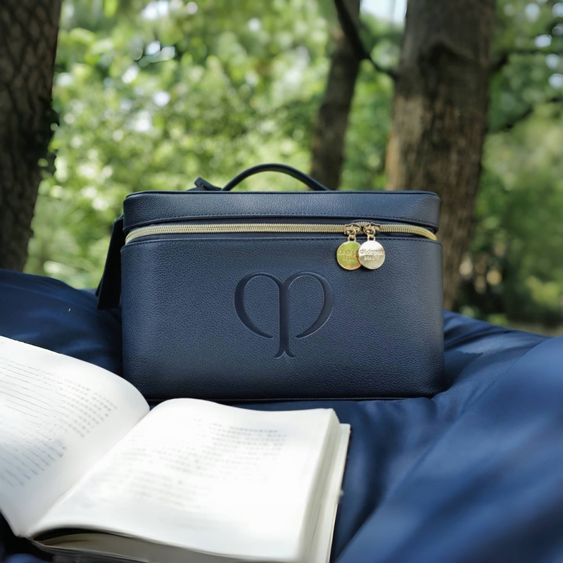 Limited Edition in the Us! Cpb Waterproof Leather Large-Capacity Cosmetic Bag, Toiletry Bag, Storage Bag, High-End Handbag