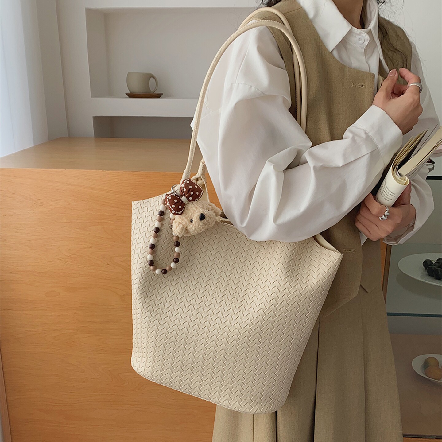 [With Inner Pouch] Large Capacity Woven Bucket Tote Bag, 2026 New Trendy Versatile Commuter Bag - Thumbnail 2