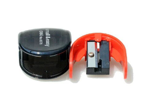 Маленькая портативная многоцветная милая точилка