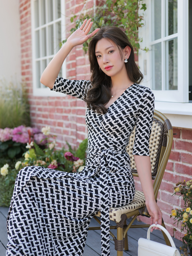 ラップスカート2025夏ビッグブランドクラシックブラックとホワイトプリントワンピースウエストスリミングドレスハイエンドラップスカート