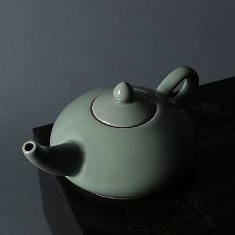 Shanglin Lake Yue Kiln celadon small flat pot home teapot wine pot tea set tea ceremony antique ornaments secret color porcelain