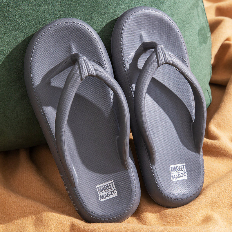 Herringbone drag male summer outwear with thick bottom to tread anti-wear and wear beach clip feet outdoor seaside sandals for men