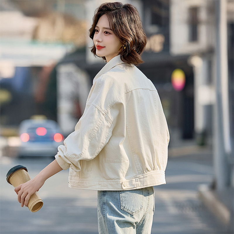 Off-White Denim Short Jacket for Women 2026 Spring and Autumn Petite Stylish Trendy Age-Reducing Versatile Jacket Top