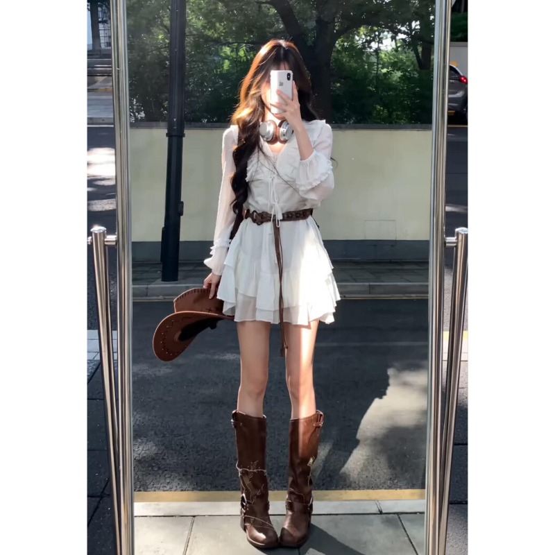 French-Style Stunning White Long-Sleeved Dress for Women, Summer 2026 New Style, Xinjiang Travel Vacation Style, Early Autumn Outfit
