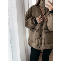 Down jacket women 2021 winter new white duck down Korean version of loose short fashion shoulder small bread clothing