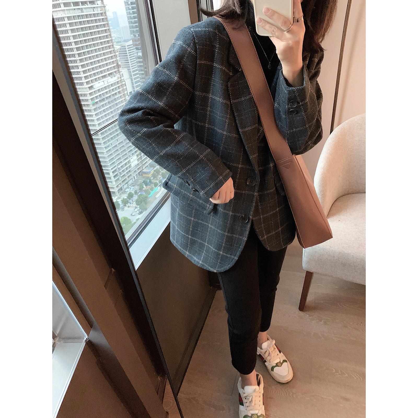 Plaid woolen coat women's 2021 autumn and winter new Korean version loose thickened temperament short small suit coat