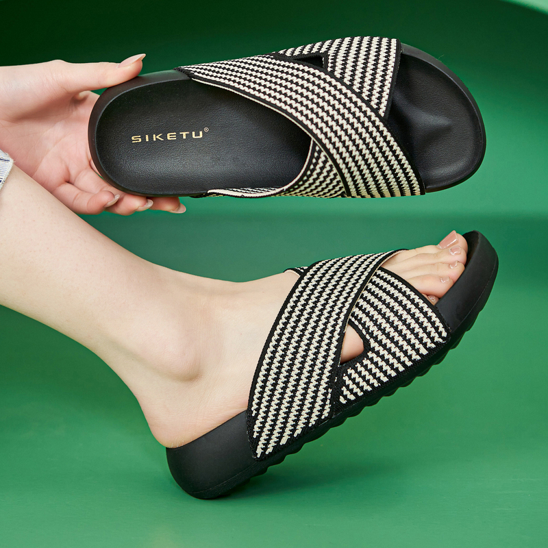 Thick-Soled Slippers for Women for Summer Wear 2026 New Style Ultra-Light and Non-Tiring for Feet, Can Be Used in Water, Soft-Soled Non-Slip Sandals and Beach Shoes