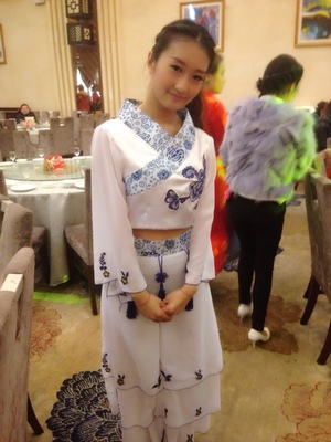 Màu xanh và trắng sứ guzheng trang phục nữ trưởng thành phong cách retro Trung Quốc phong cách quốc gia gió cổ điển biểu diễn múa thanh lịch trang phục dân tộc đẹp cho bé yêu