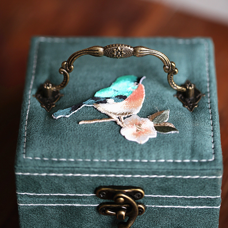 Jewelry box storage box small ancient style high-end Chinese style trumpet with lock classical wedding retro women's mirror three layers