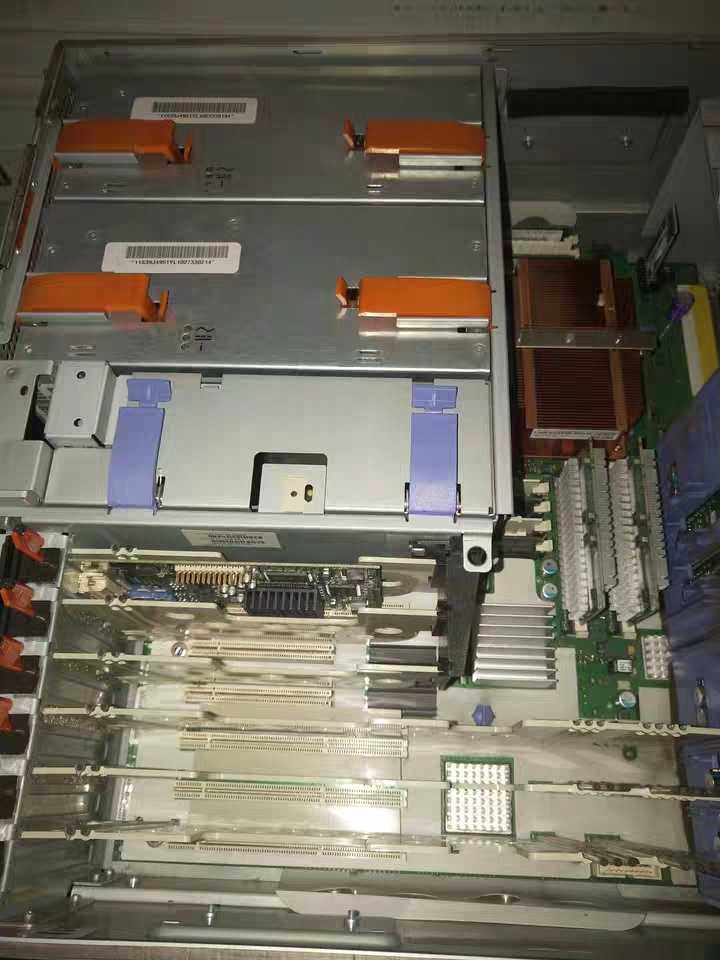 IBM 9111-520 P520 10N9543 10N9543 80P5355 4932 6725 4816 4816 spot