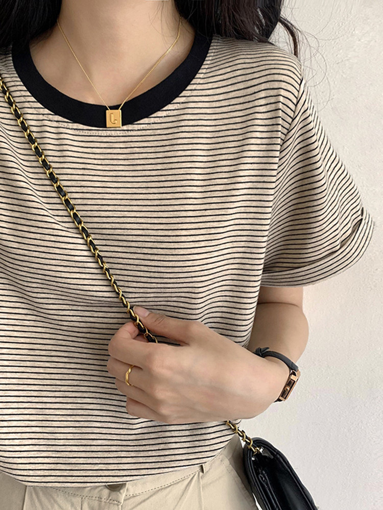 Summer new round collar small sub short sleeve striped T-shirt female loose design feeling small crowd short and don't make blouses