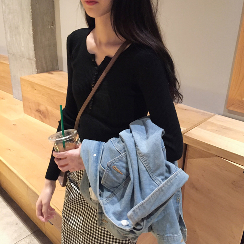 Autumn Clothing New Low Collar Lock Bony Cardigan Blouse Women's Slim Fit Design Sense Long Sleeve Black Knit Undershirt