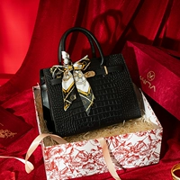 Бархатная подарочная коробка, крокодиловый принт