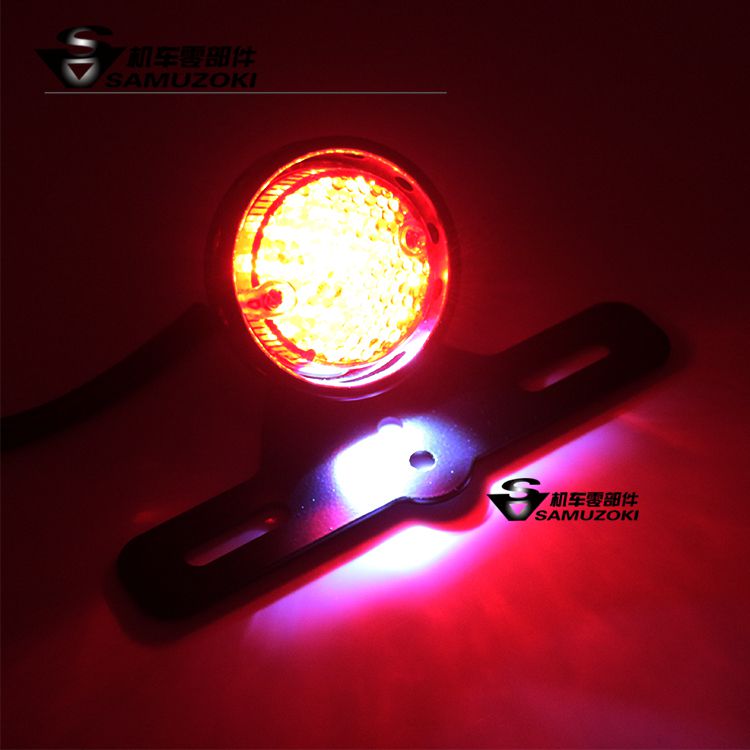 Phụ kiện xe máy CG125 Hoàng tử hành trình Harley sửa đổi đèn hậu retro đèn phanh LED đèn hậu phanh bi cầu xe máy