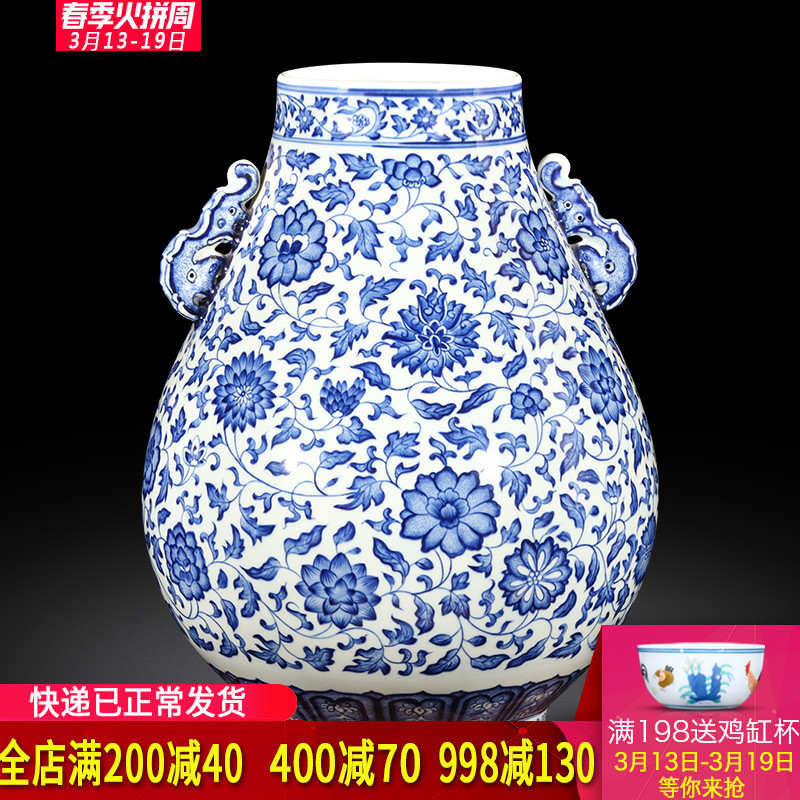 Jingdezhen ceramics imitation qianlong hand - made of blue and white porcelain vases, flower arrangement of new Chinese style wine home furnishing articles