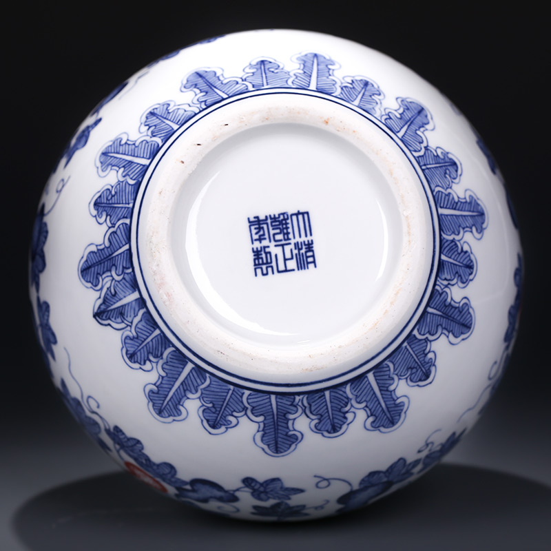 Jingdezhen ceramics imitation yongzheng hand - made of blue and white porcelain bottle gourd vases, flower arranging wine rich ancient frame is placed in the living room