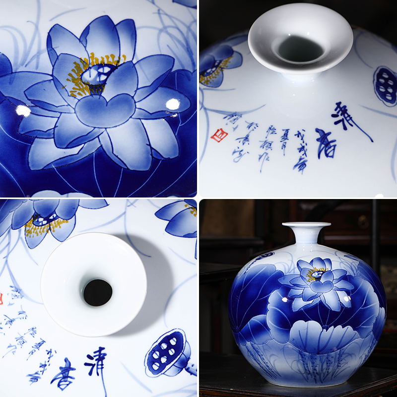 The Master of jingdezhen ceramics hand - made of blue and white porcelain vase pomegranate bottle of large Chinese sitting room adornment is placed