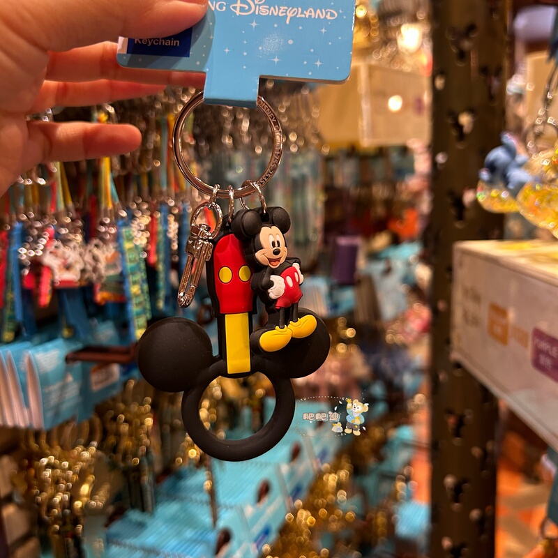 Hong Kong Disneyland Mickey Mouse Shaped Pull-Tab Keychain Cute Cartoon Pendant Toy Hong Kong Disneyland Mickey Mouse Shaped Pull-Tab Keychain Cute Cartoon Pendant Toy