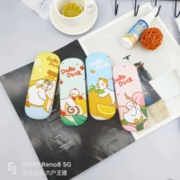 Светло-желтый