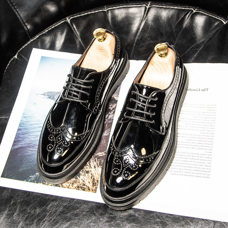 Tide Card Bullock Leather Shoes Men's Carved Lacquered Leather Han Version Trendy Casual Shoes Inglén Business Positive Dress Thick Bottom Wedding Shoes