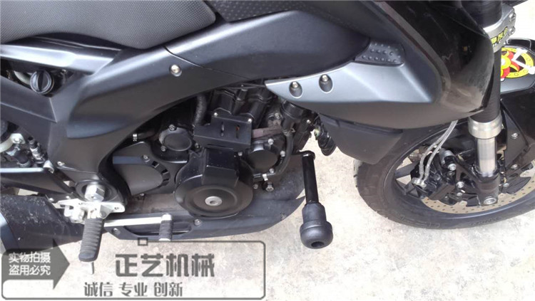 Suitable for Longxin LX650 two-piece style horizontal bar retrofit anti-fall rubber insurance lever guard bar