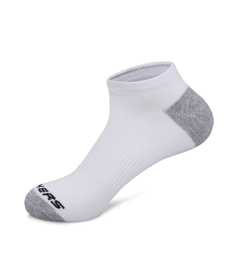 Skechers Skechers Vớ nam Mới đơn giản Màu đơn giản Vớ ngắn Vớ thể thao Ba cặp SDSMF18Z018 tất trắng