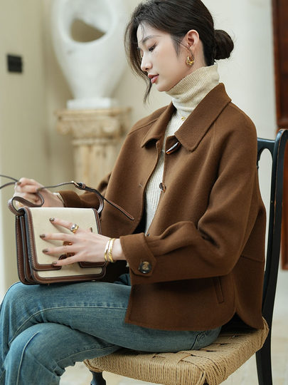 2025 Autumn and Winter New High-End Double-Sided Wool Coat with Horn Buttons for Women, Short, Loose, Fashionable Woolen Jacket for Women