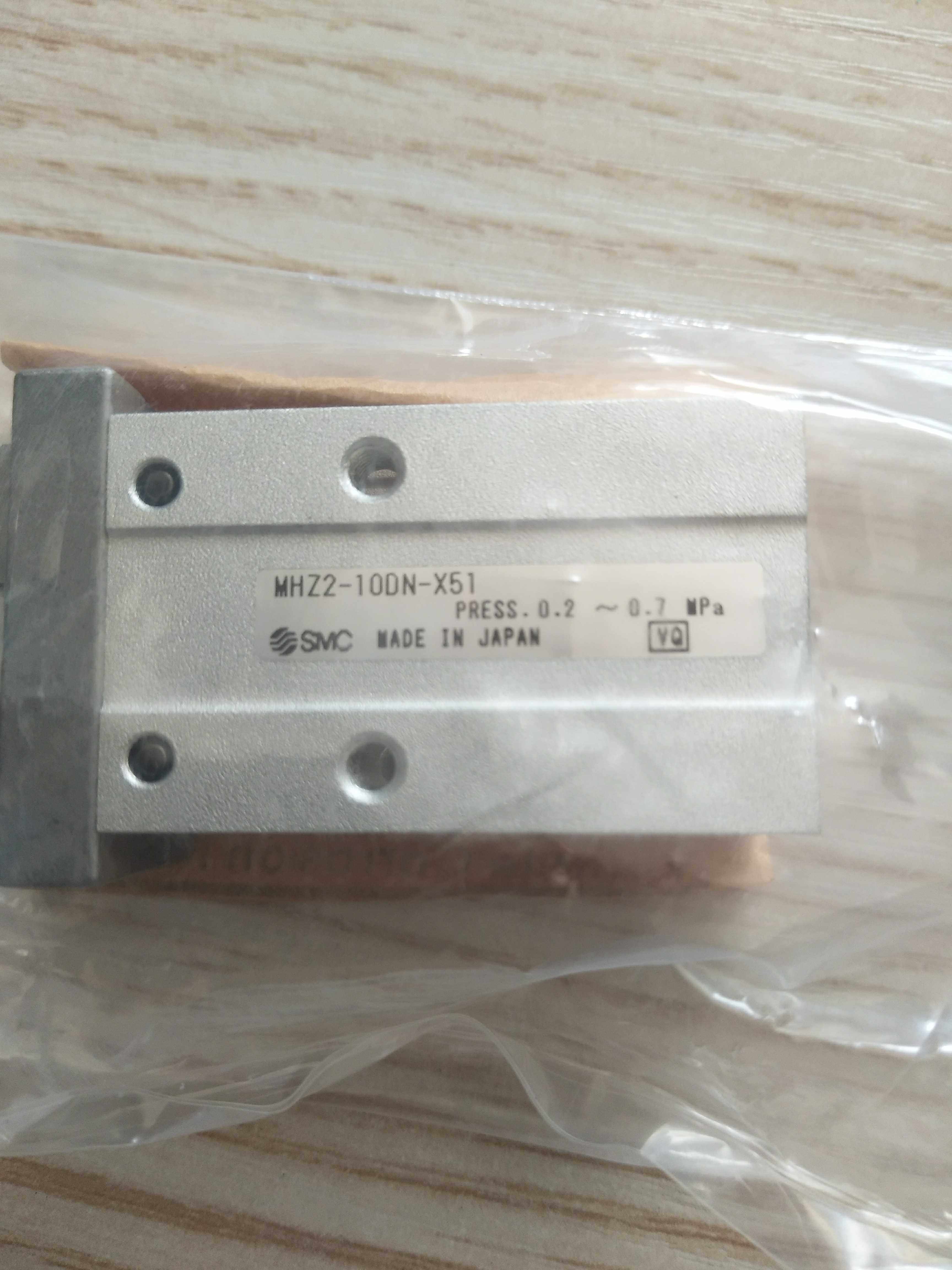 MHZ2-10DN-X51 brand new original Japanese import SMC finger cylinder spot