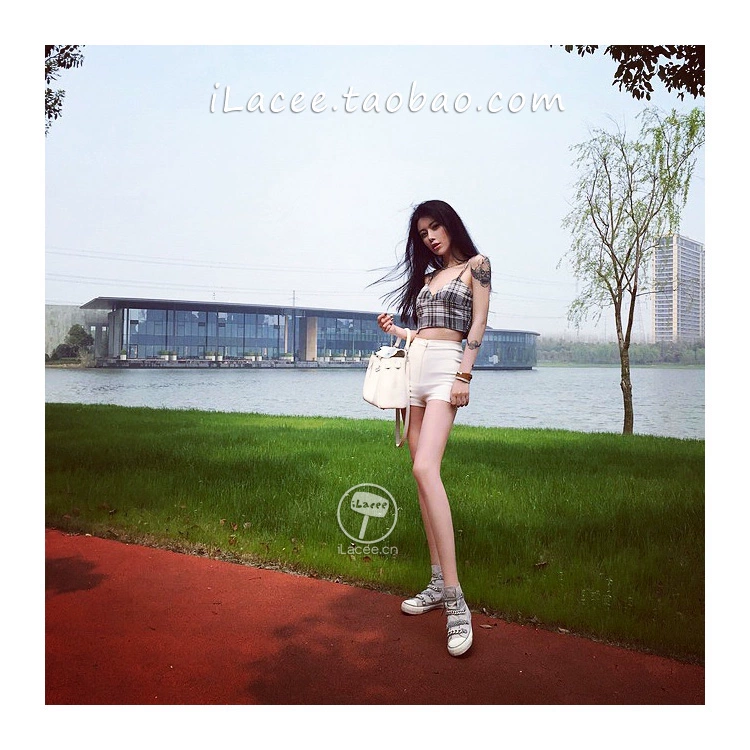 Mùa hè 2017 mới của phụ nữ retro màu rắn thun cao eo thon quần nóng siêu mỏng quần short giản dị quần thủy triều