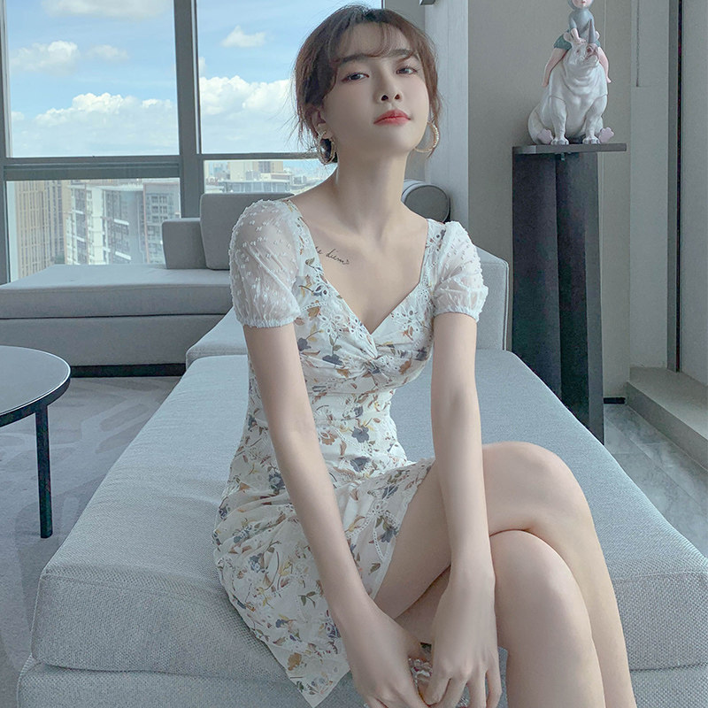 Sandro Queen summer French style white high waist one-piece dress with small sub-square collar temperament snowspun dress