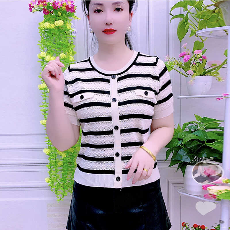 Casual Pullover Knit Sweater for Women, 2026 Summer New Style, High-Waisted, Chanel-Inspired Fashion, Round Neck, Slim-Fit, Striped Top