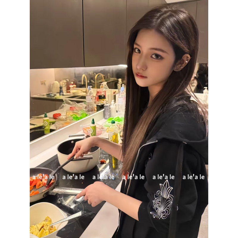 Whoever Wears It Looks Good! 25Ss Sanskrit Letter Horseshoe Hoodie Sweatshirt Couple's Jacket for Women Whoever Wears It Looks Good! 25Ss Sanskrit Letter Horseshoe Hoodie Sweatshirt Couple's Jacket for Women