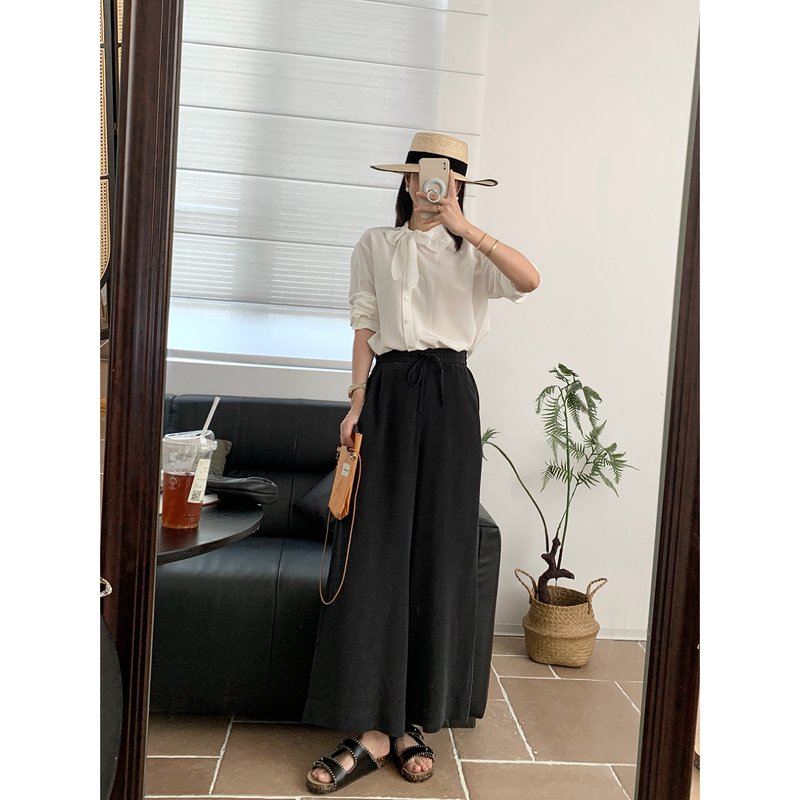 Roaring and Energetic, Life Is Like Silk Wide-Leg Pants, the Ultimate Summer Item, Offering a Relaxed and Carefree Feel with a Touch of Formality Roaring and Energetic, Life Is Like Silk Wide-Leg Pants, the Ultimate Summer Item, Offering a Relaxed and Carefree Feel with a Touch of Formality