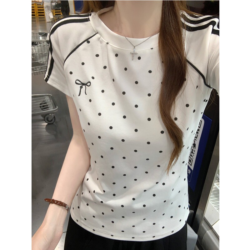 American Retro Sweet Girl Slim-Fit Three-Stripe Polka Dot Short-Sleeve T-Shirt for Women, Summer Casual Slimming Top for Petite Figures American Retro Sweet Girl Slim-Fit Three-Stripe Polka Dot Short-Sleeve T-Shirt for Women, Summer Casual Slimming Top for Petite Figures