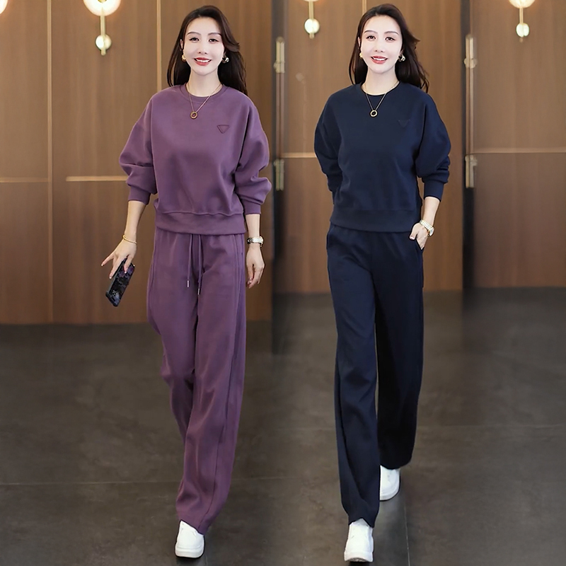 Fashionable Casual Suit for Women, Spring and Autumn 2026 New Style, Stylish, Slimming, Age-Reducing, Sports Sweatshirt, Wide-Leg Pants Two-Piece Set, Trendy