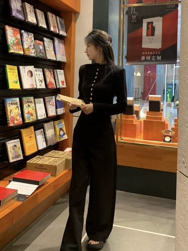 Металлическая куртка, кардиган, лонгслив, демисезонный свитер, термобелье, костюм, штаны, яркий броский стиль, по фигуре