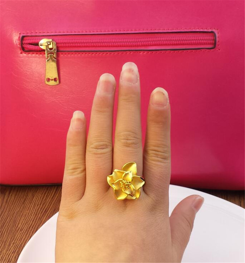 Vietnam Sha Jin Glossy Flower Nữ Mô phỏng Cặp đôi mạ vàng Nhẫn vàng khai trương Quà tặng cô dâu không màu lâu dài nhẫn titan