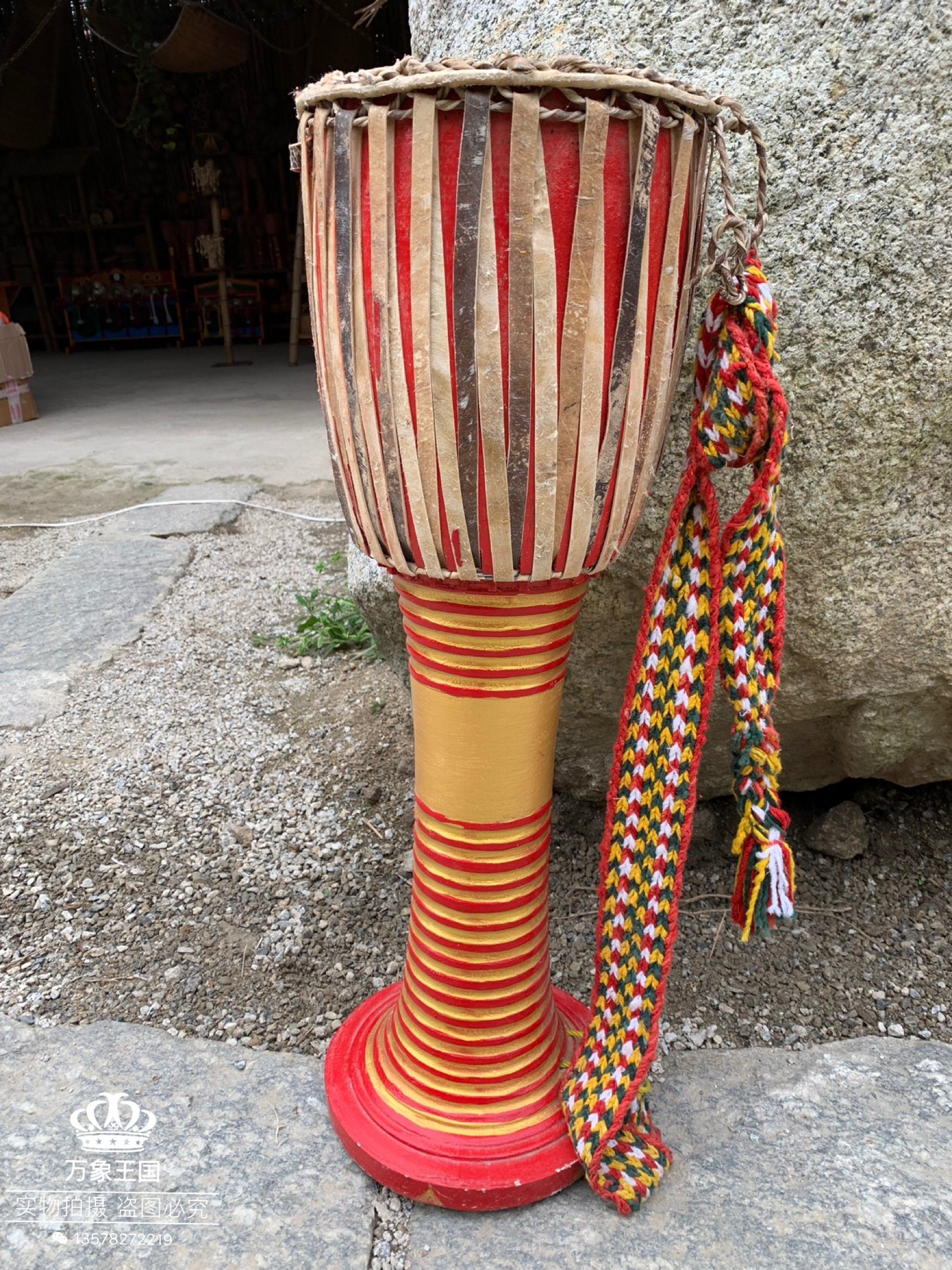 75cmの象足太鼓。雲南省の少数民族の象足太鼓。ダンス楽器、レストランの装飾、店頭の装飾、子供用太鼓、手太鼓。